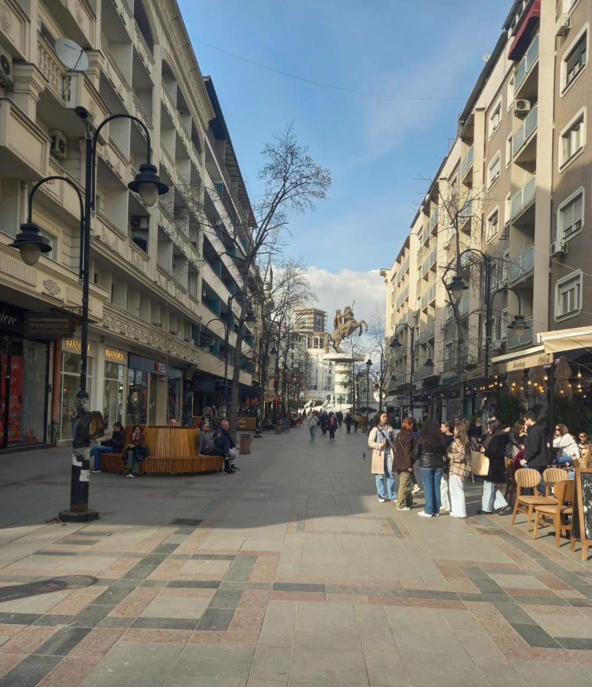 Lovely Square Apartment Purple Velvet Üsküp Dış mekan fotoğraf