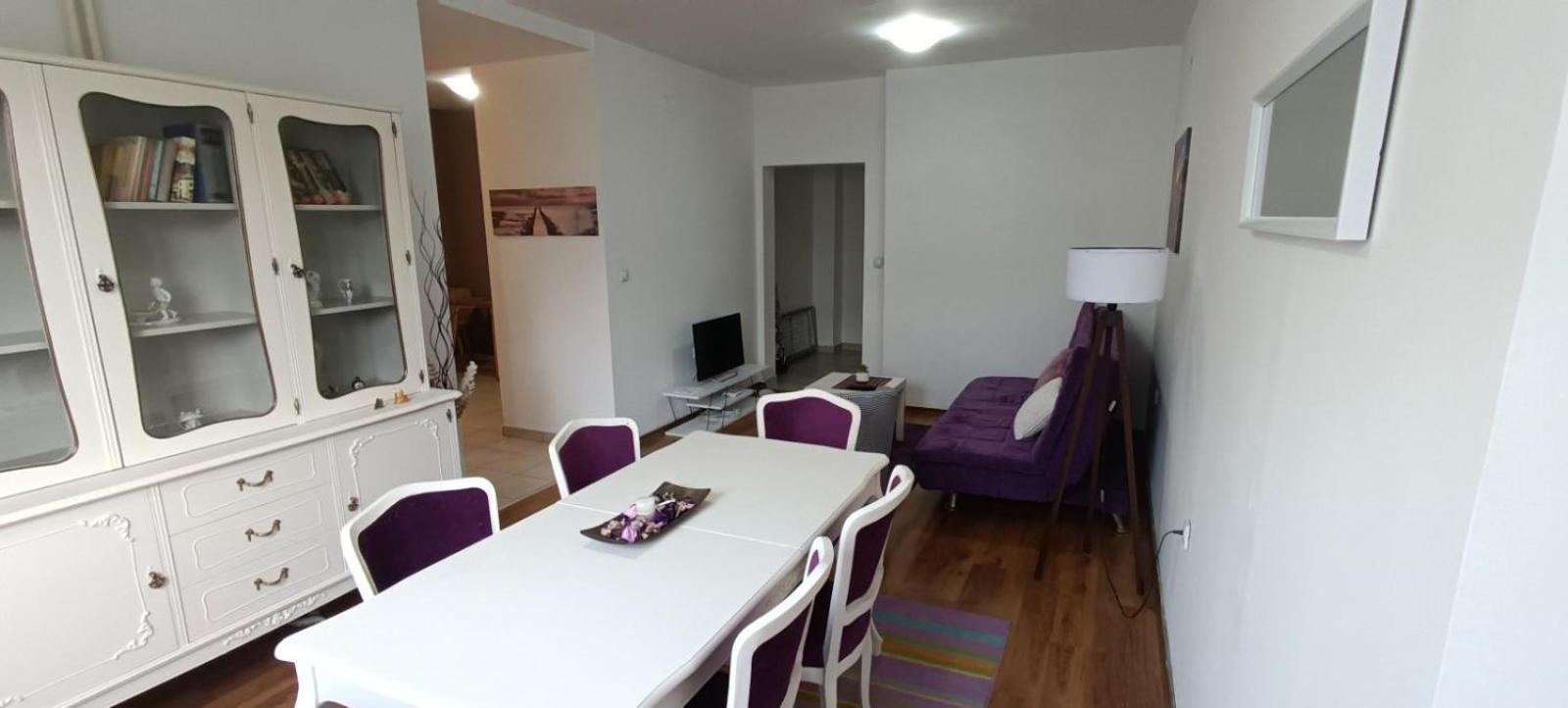 Lovely Square Apartment Purple Velvet Üsküp Dış mekan fotoğraf