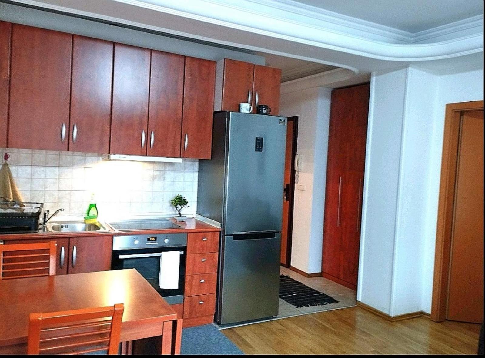 Lovely Square Apartment Purple Velvet Üsküp Oda fotoğraf